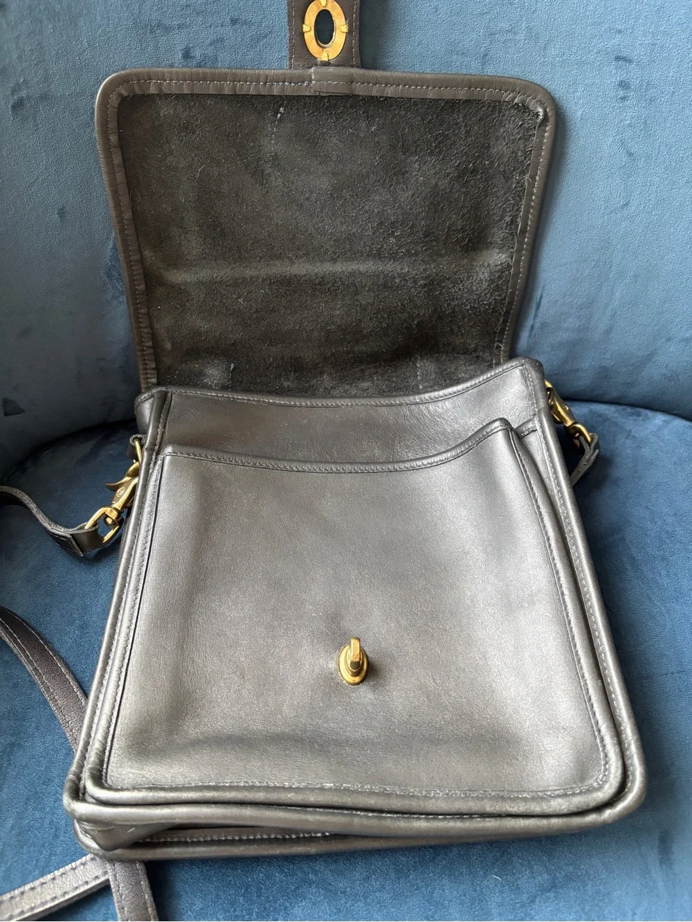 COACH Vintage Coach Station Bag Black crossbody bag